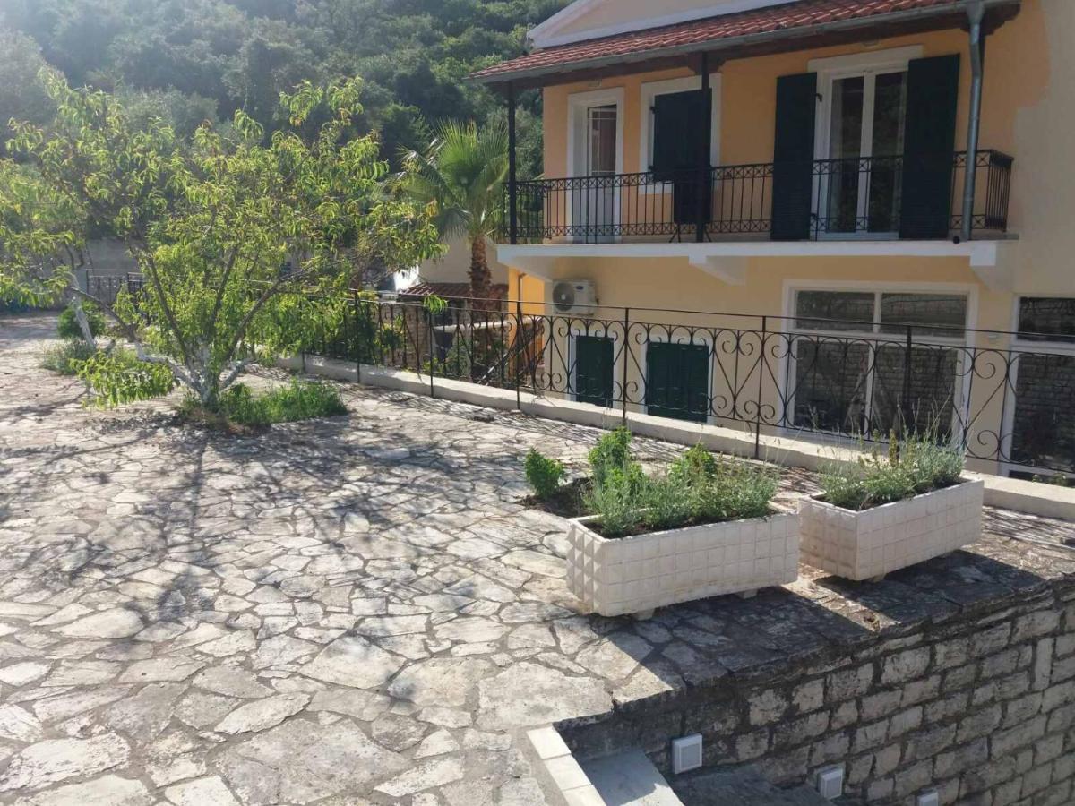 Lithino Apartments - 5Min From The Beach Agios Ioannis Peristerion Extérieur photo